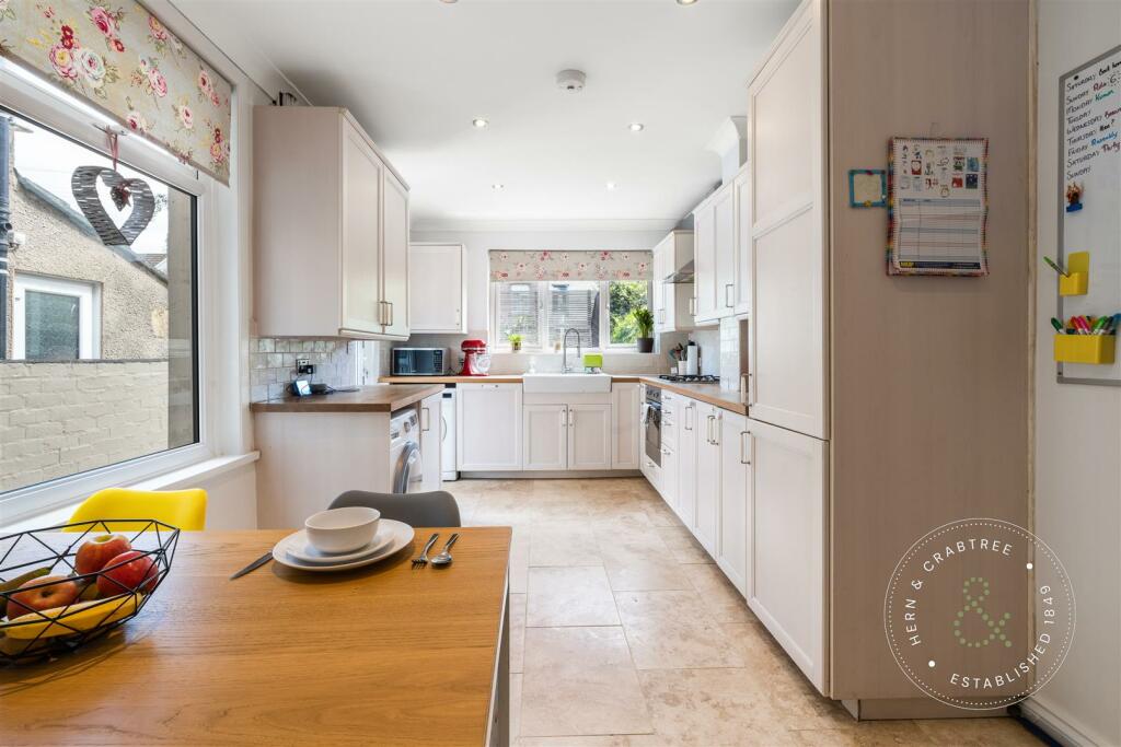 Tewkesbury Place, Cathays, Hern Crabtree (13).jpg