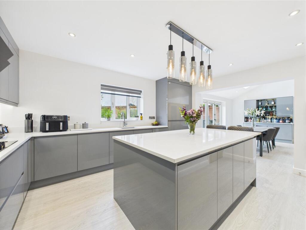 High Specification Fitted Kitchen