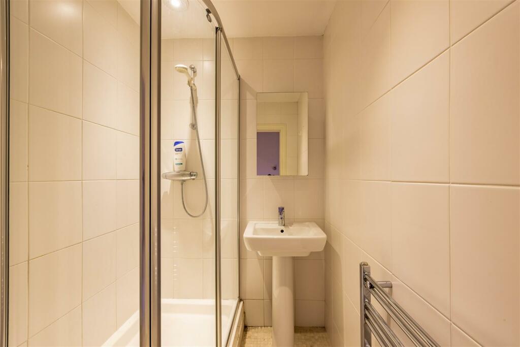 En-Suite 2