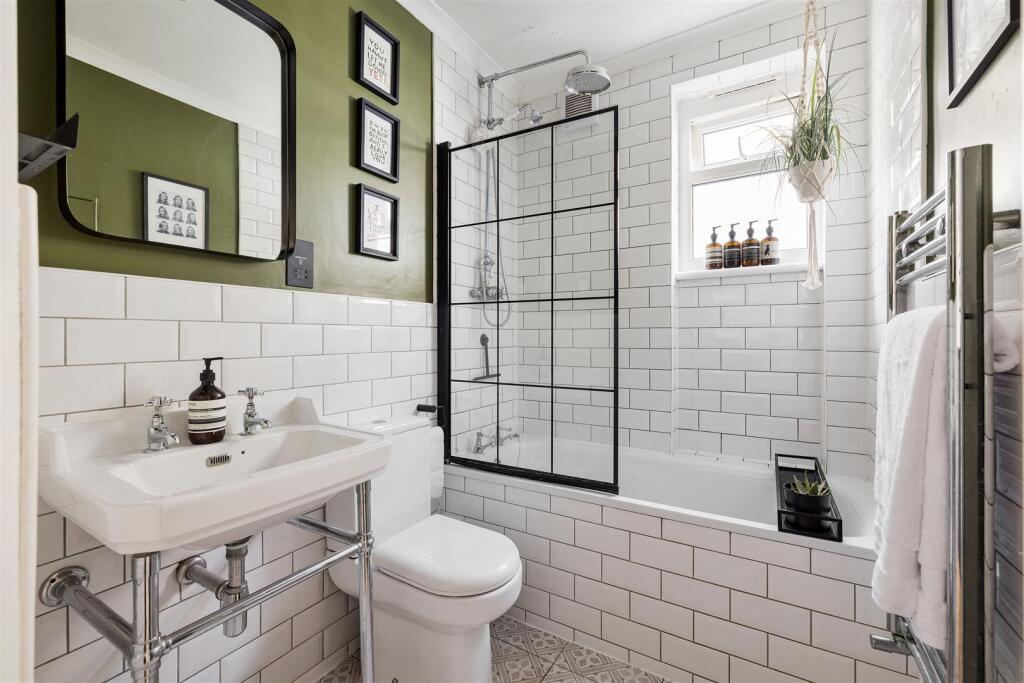 Brookscroft Road, E17