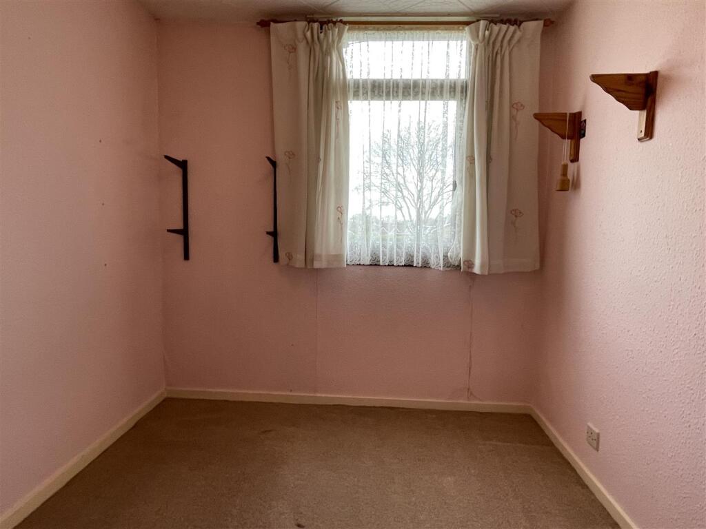 Bed3.JPG