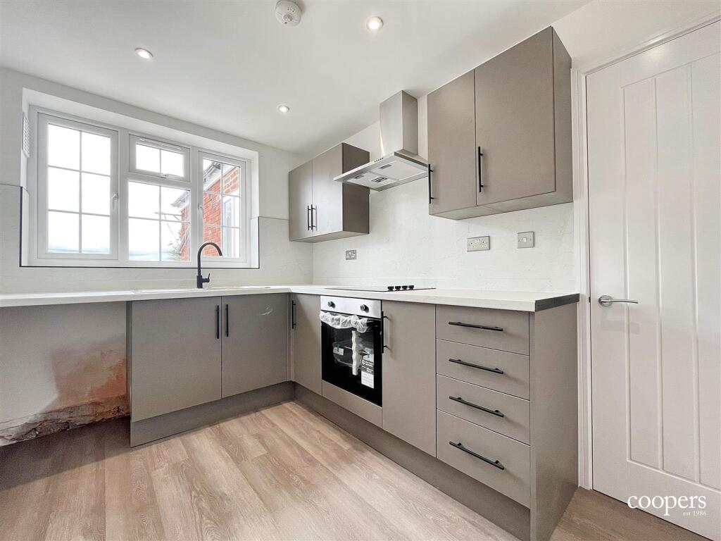 Kitchen 2 (9).jpg