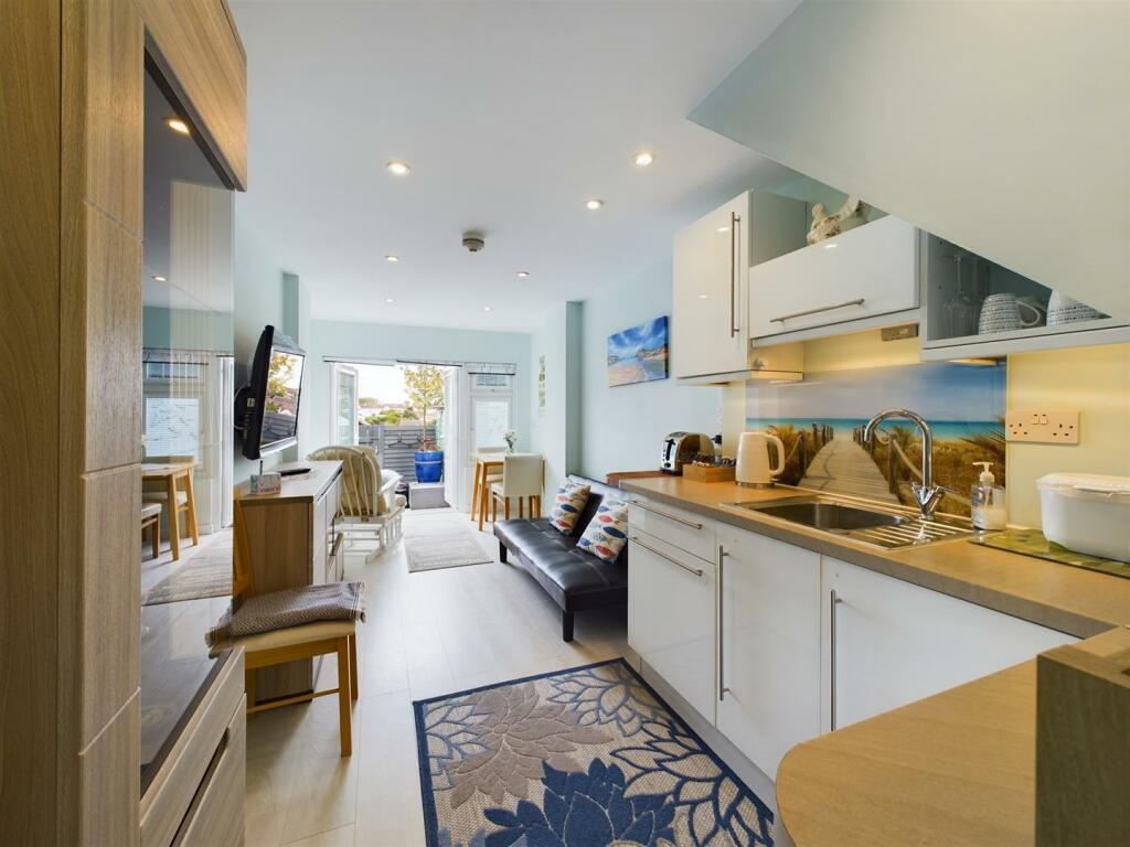 Annexe - 73 Pydar Close Lounge and Kitchen Area