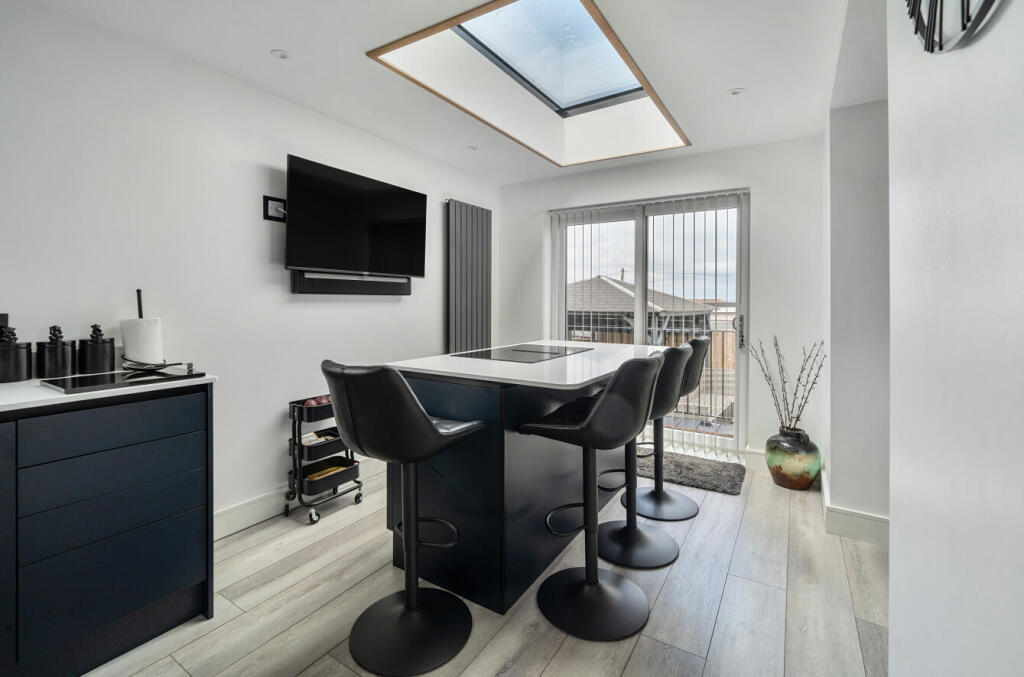 1310052-2-684af28...