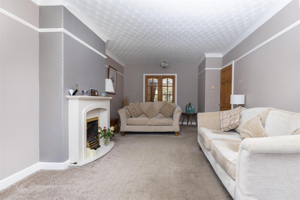 Bramleys Estate Agents - Kennedy Avenue - Fixby (4