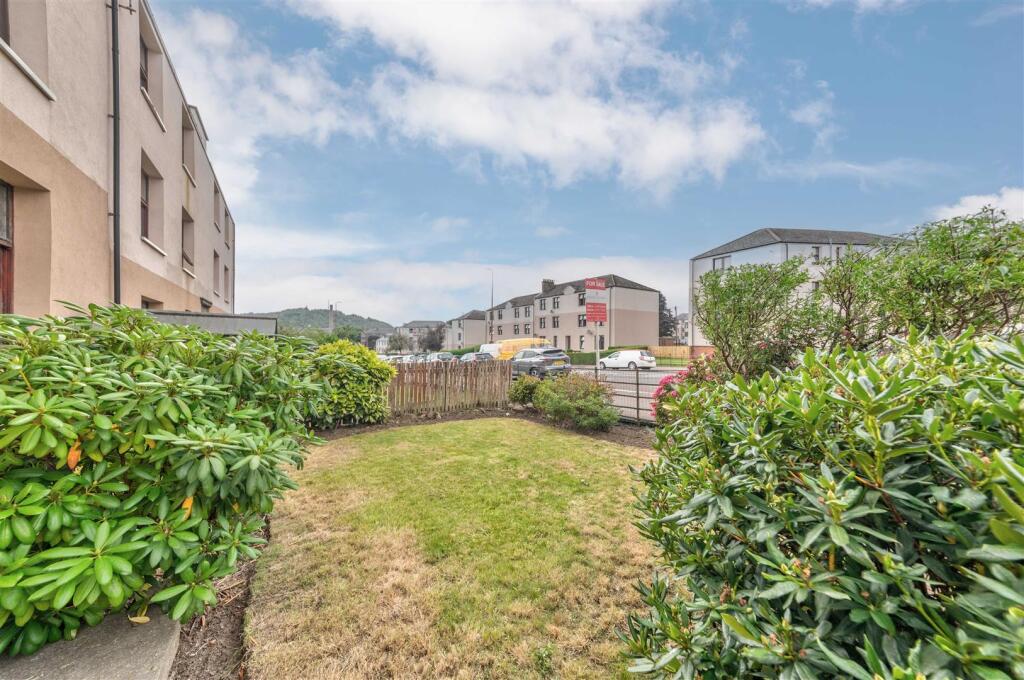 GR 17 Caird Avenue Dundee-10.JPG