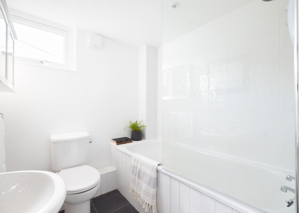 6846b5a036d14_Marine Cottage-25