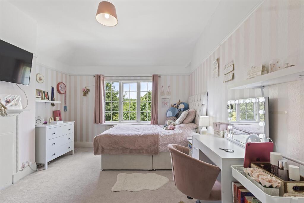 bedroom two #4.jpg