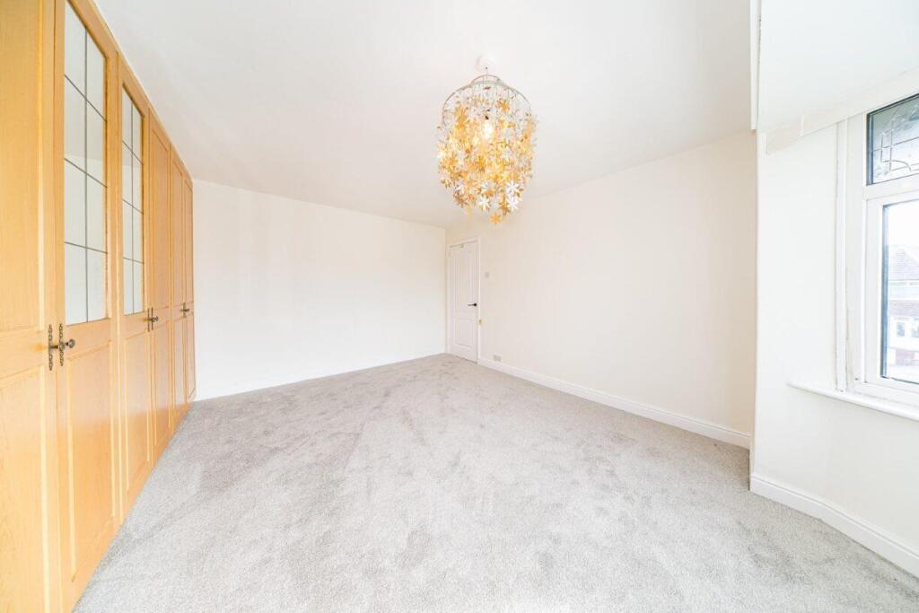 55 Fairholme Avenue bedroom 1 2.jpg