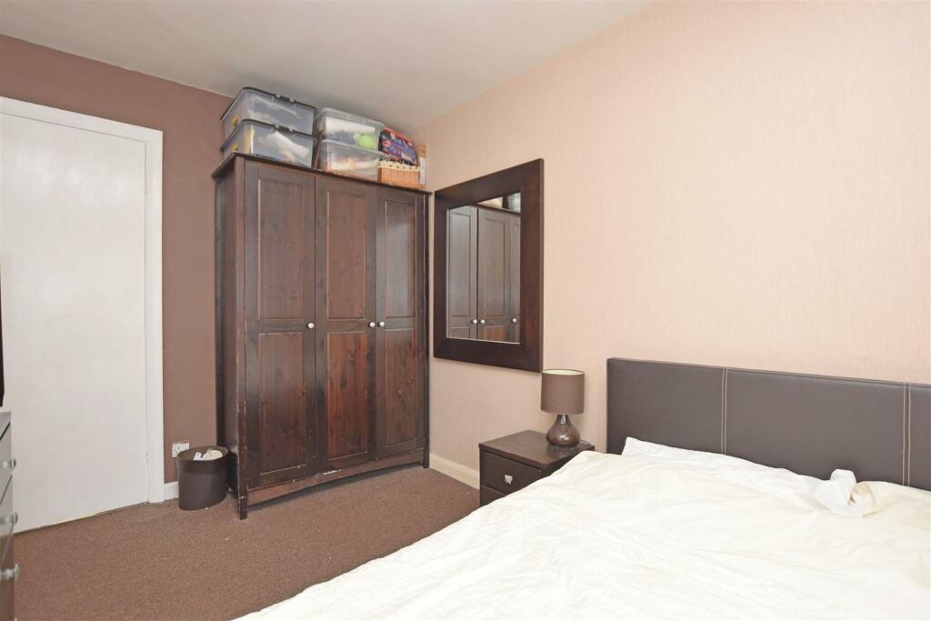 Bedroom 3 v2.JPG