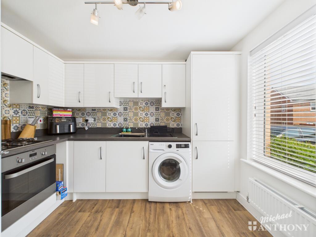 CAM02773G0-PR0341-STILL011