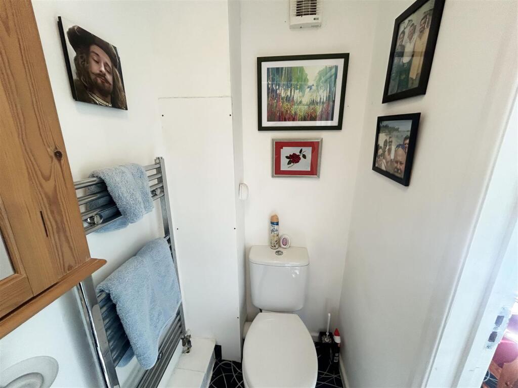 DOWNSTAIRS SHOWER ROOM