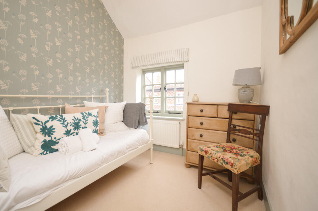 Third Bedroom Int...