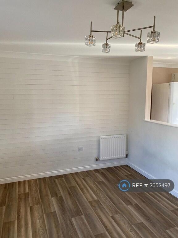 Lounge / Dining Room (View Towards Kitchen)