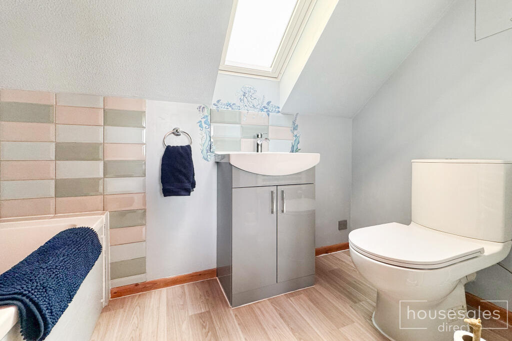 main bedroom ensuite