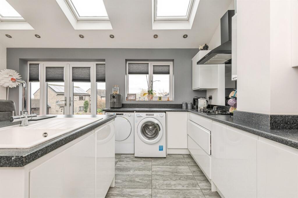 Lidgett Lane, Skelmanthorpe, HUDDERSFIELD