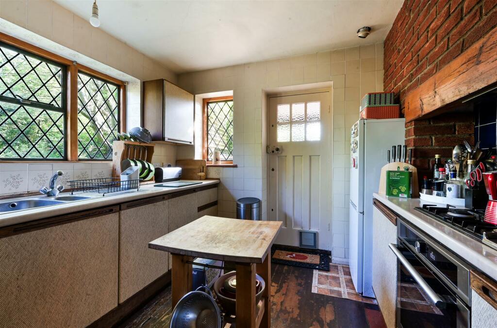 CLAREMONT ROAD (9).jpg