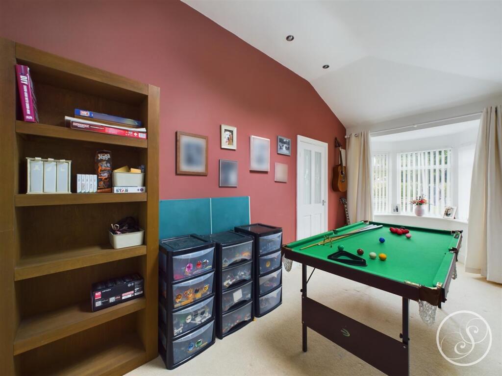 GAMES ROOM