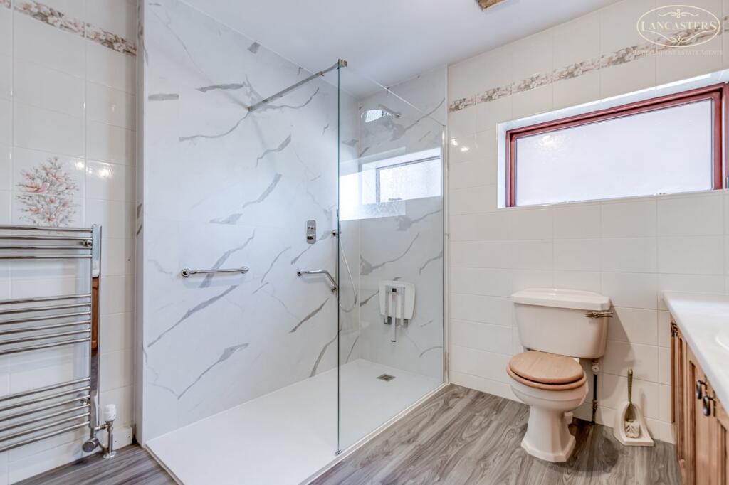 Shower room 