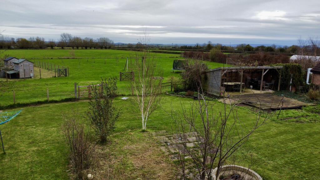 dji_fly_20251126_143302_508_1764759201529_photo_op