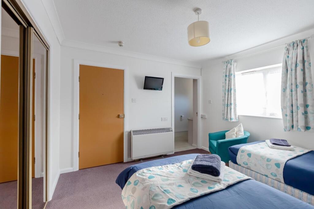 Amberley Court_16.jpg