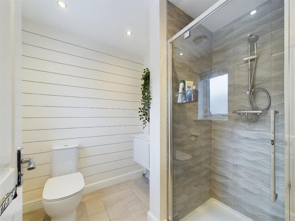 Master En-Suite