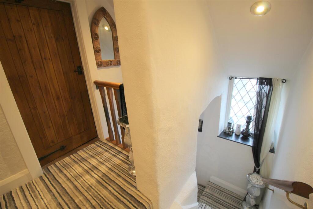 Leach Lodge Farm stairs 1.JPG