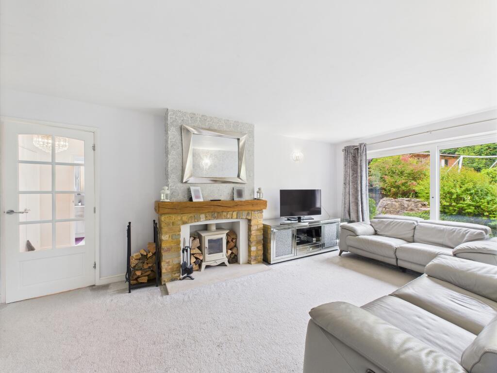 CAM02909G0-PR0425-STILL002