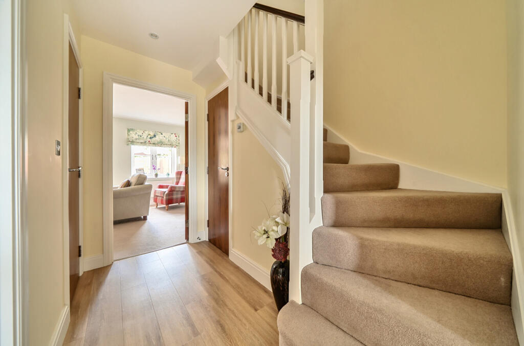 1298488-25-683739...