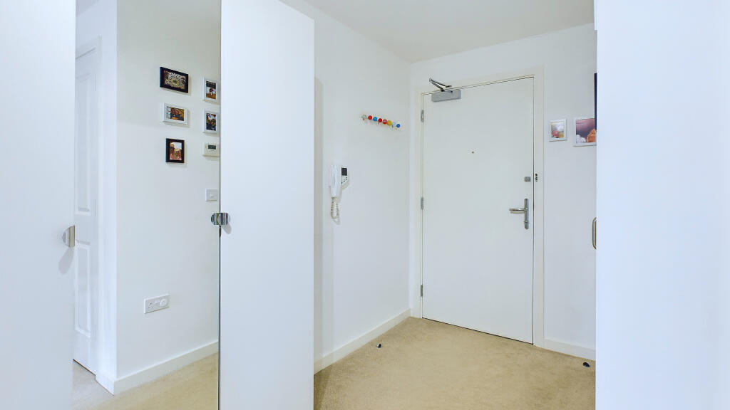 CAM04968G0-PR0013-STILL006