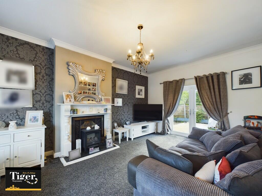 CAM02176G0-PR0223...