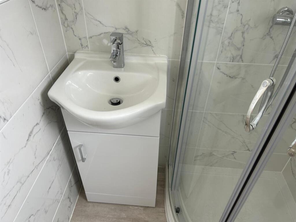 MOEN1552.JPG