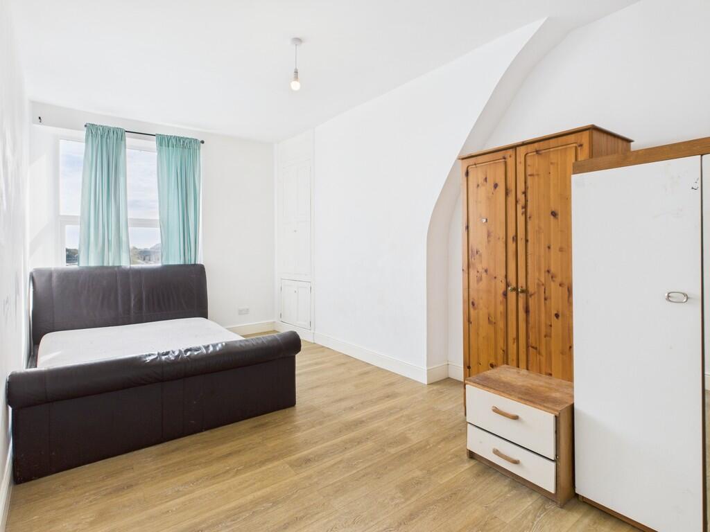 CAM03974G0-PR0216...