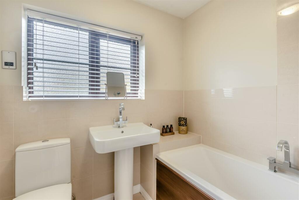 8625363-interior30.jpg
