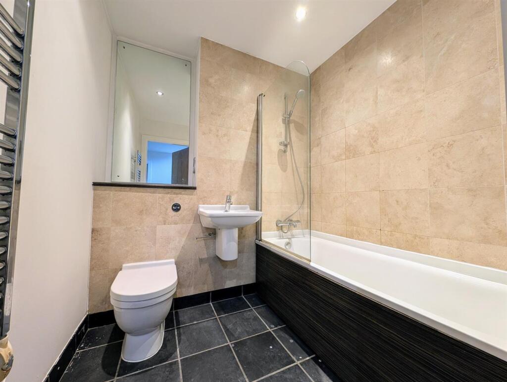 Family Bathroom.jpg