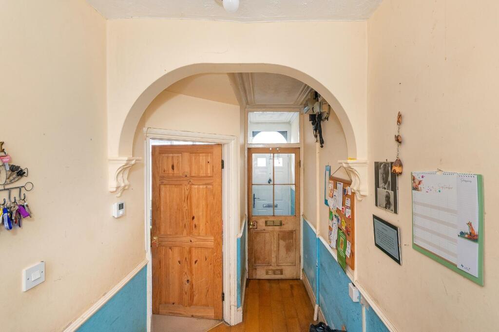 2B2REN - Hallway B.jpg