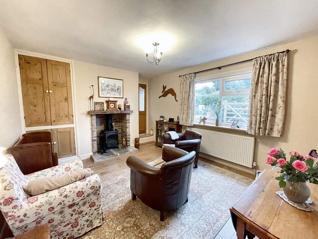 LIVING / DINING ROOM