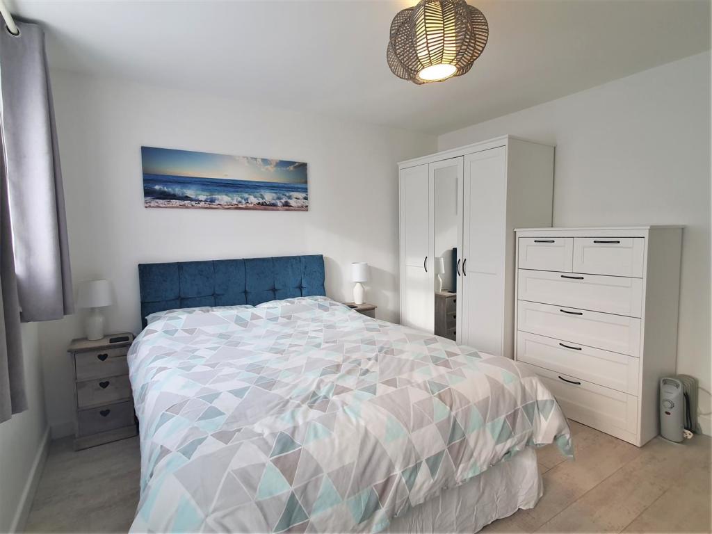 A10 Bay Apartments Bedroom