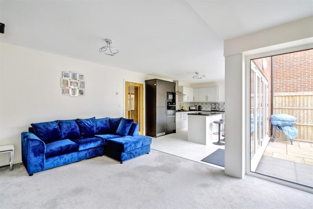 Living/Dining Kitchen