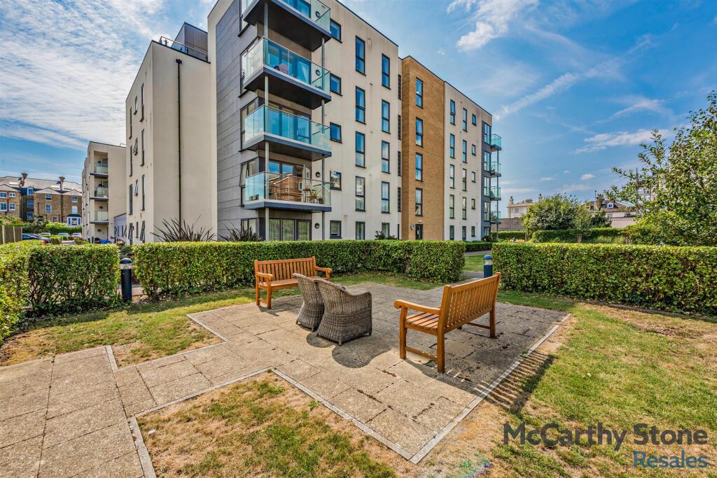 8661856-exterior08-800.jpg
