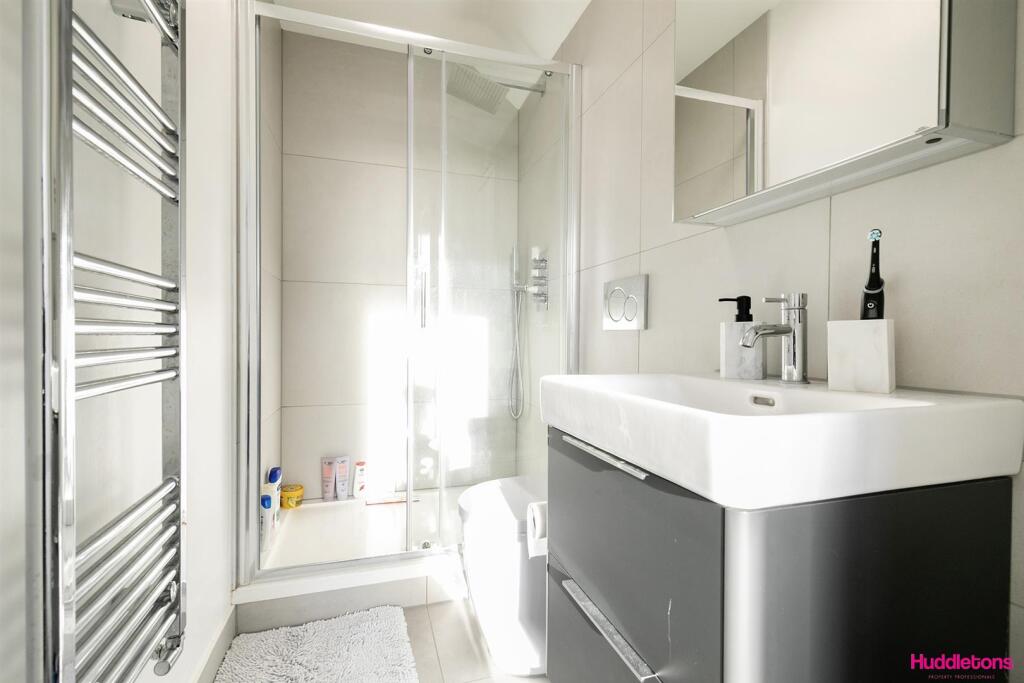 5 Omega Court -9.jpg