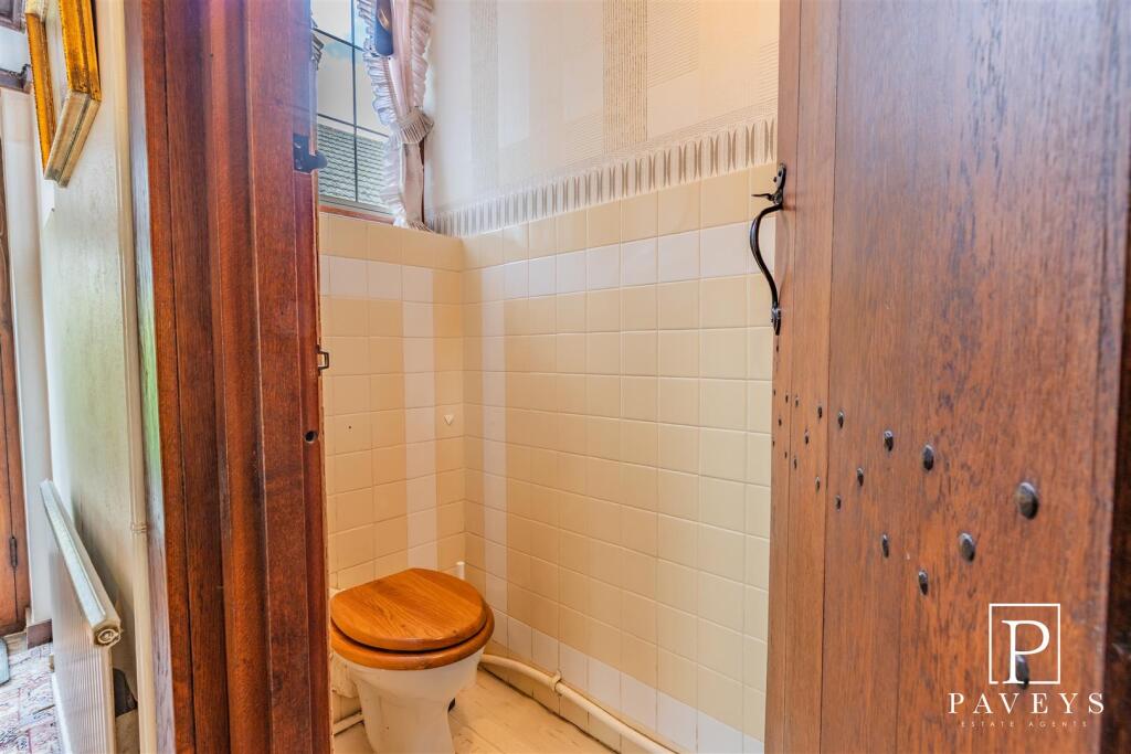 CLOAKROOM