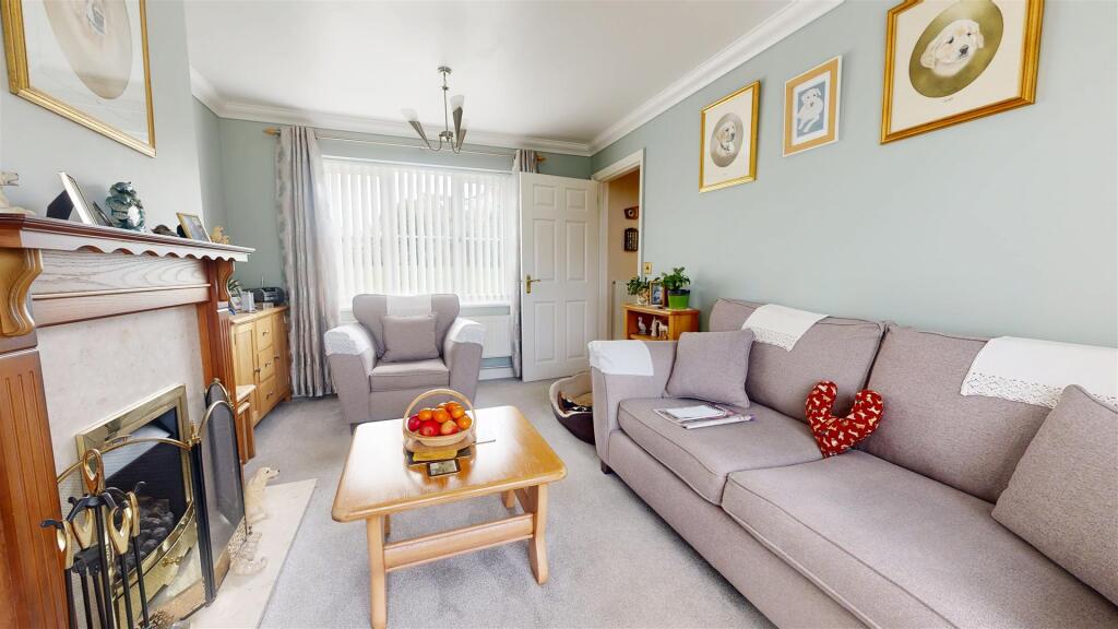 LIVING ROOM PIC2.jpg