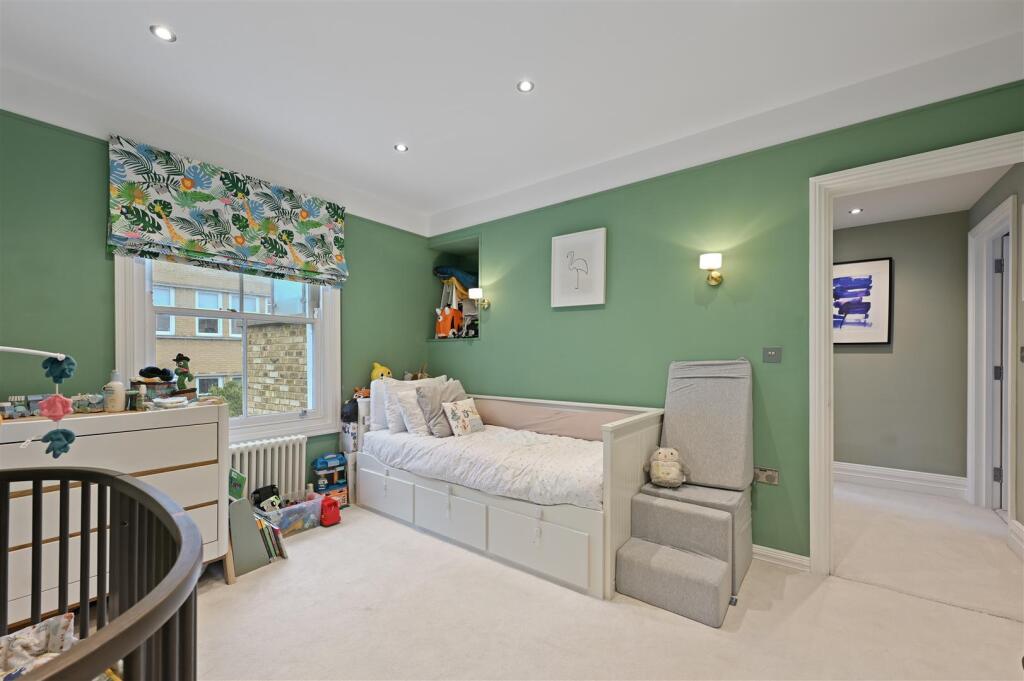 Minford Gardens - BedroomC3 (1).JPG