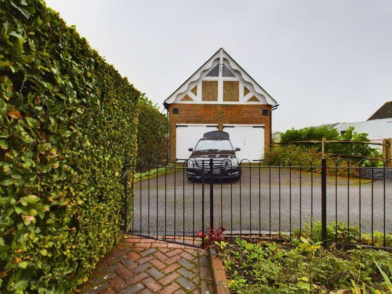 Detached Garage 