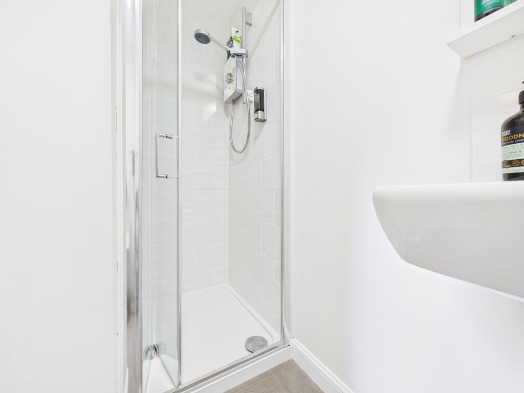 CAM03729G0-PR0154-STILL018