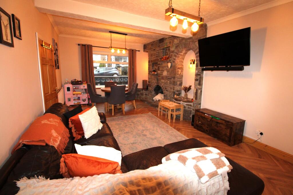 Spacious Open-Plan Lounge/Diner