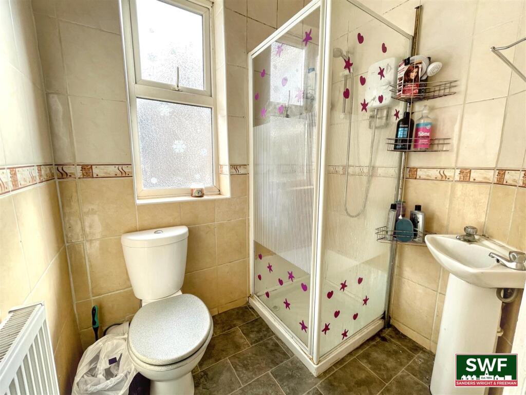 Shower room.jpg