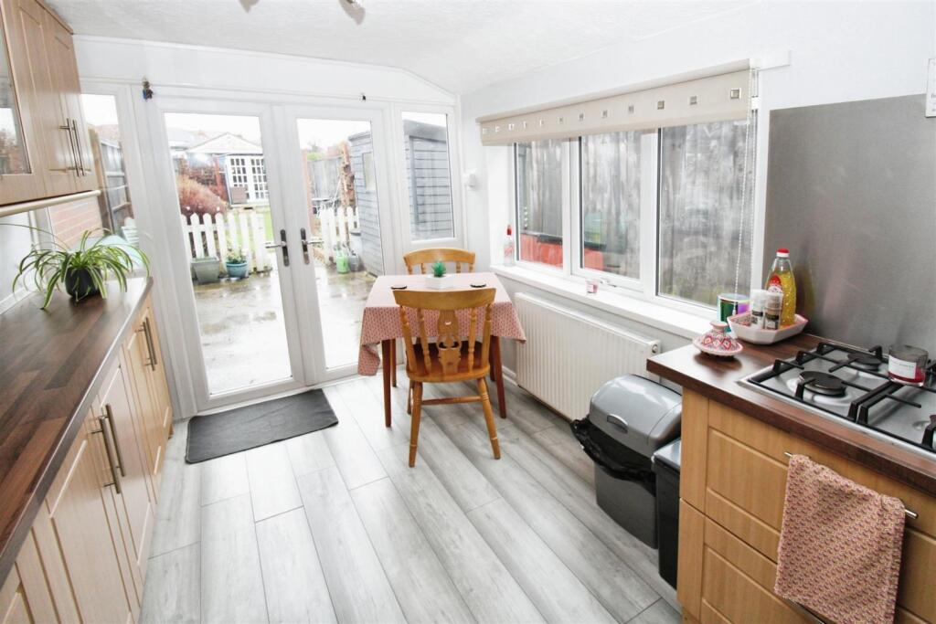 Fitted  Breakfast Kitchen/Day Room