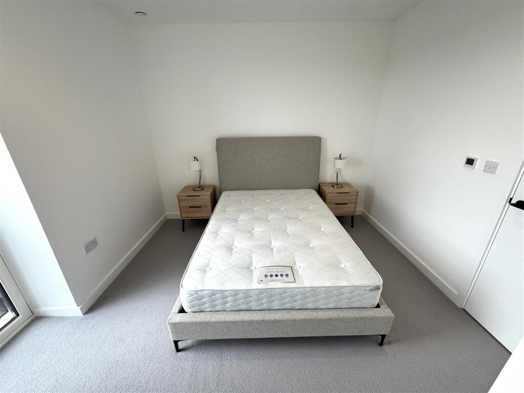 Bedroom pic 3.jpeg